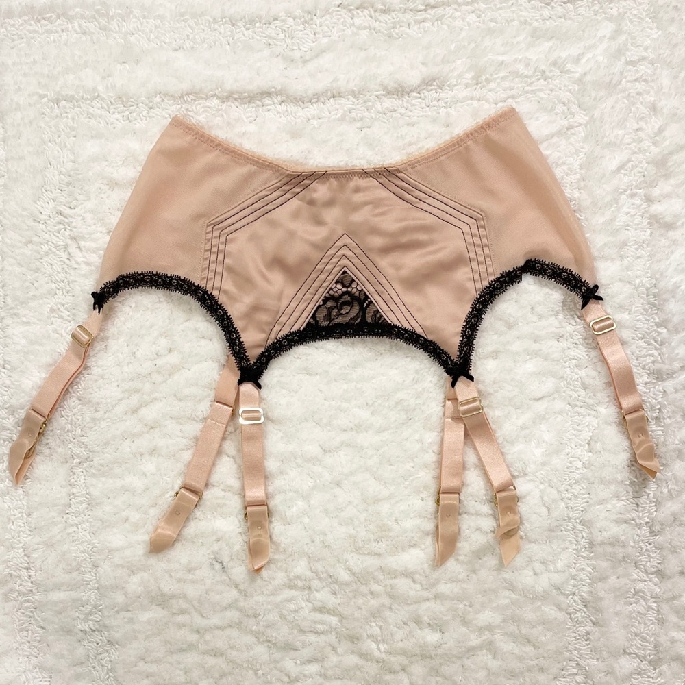 NWT Dita Von Teese Raffine 6 Suspender Garter Belt
